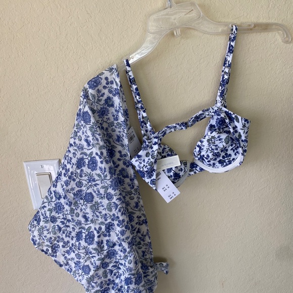 NWT Abercrombie & Fitch Bikini Top and Sarong - Picture 11 of 11